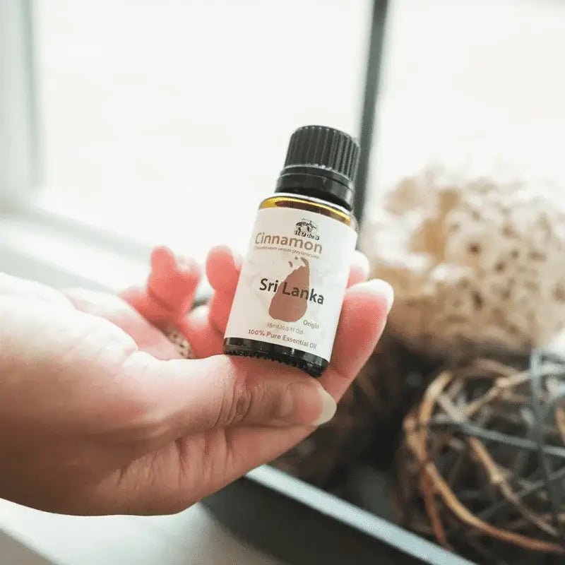 Cinnamon Essential Oil - From HDdeS - Nature Packaged